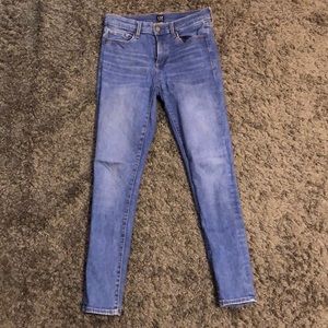Gap slimming skinny jeans